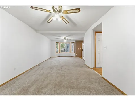 9205 NE 148th Avenue Vancouver WA 98682