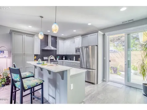 3201 NW Mast Avenue Lincoln City OR 97367