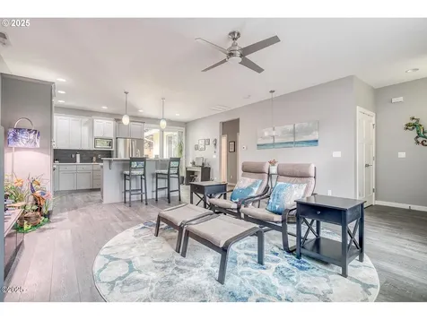 3201 NW Mast Avenue Lincoln City OR 97367
