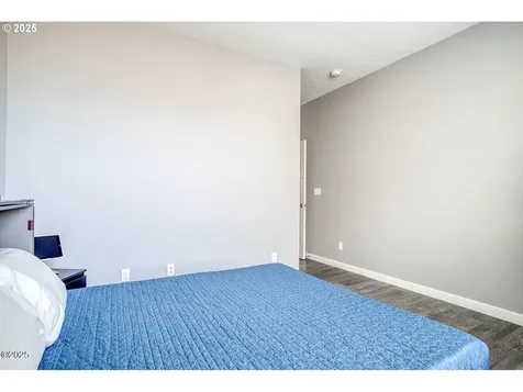 3201 NW Mast Avenue Lincoln City OR 97367
