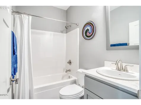 3201 NW Mast Avenue Lincoln City OR 97367