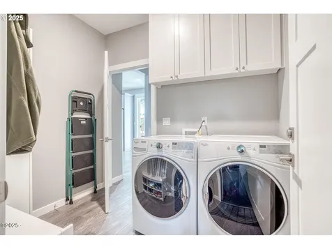 3201 NW Mast Avenue Lincoln City OR 97367