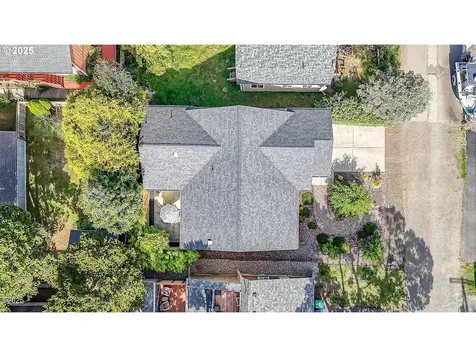 3201 NW Mast Avenue Lincoln City OR 97367