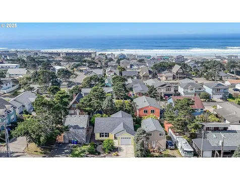 3201 NW Mast Avenue Lincoln City OR 97367