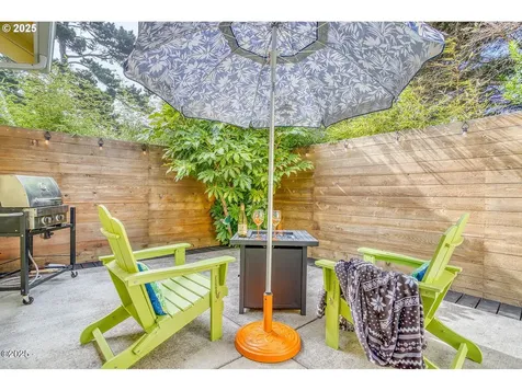 3201 NW Mast Avenue Lincoln City OR 97367