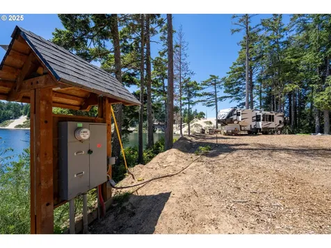 70298 Highway 101 North Bend OR 97459