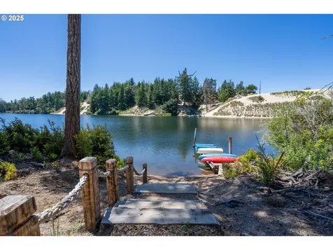 70298 Highway 101 North Bend OR 97459
