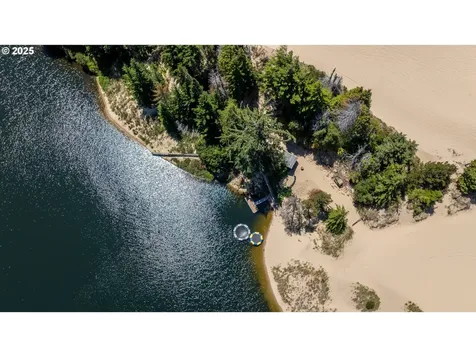70298 Highway 101 North Bend OR 97459