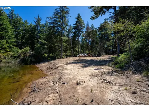 70298 Highway 101 North Bend OR 97459