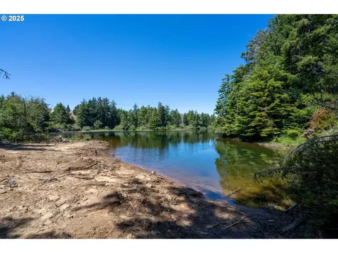 70298 Highway 101 North Bend OR 97459