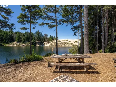 70298 Highway 101 North Bend OR 97459
