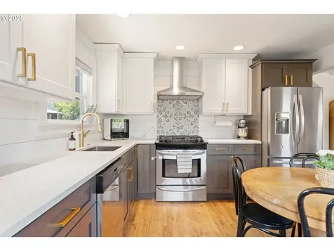 8522 N Saint Louis Avenue Portland OR 97203