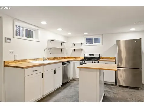 8522 N Saint Louis Avenue Portland OR 97203