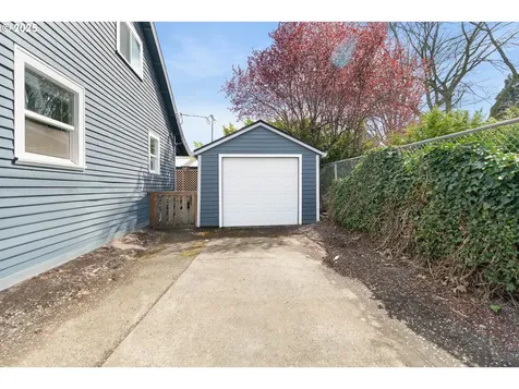8522 N Saint Louis Avenue Portland OR 97203
