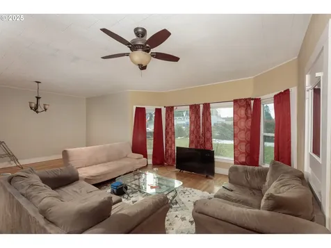 1802 Belmont Avenue Hood River OR 97031