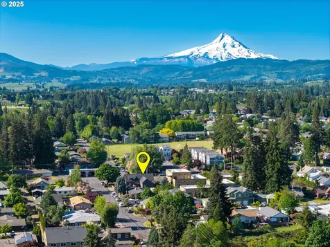 1802 Belmont Avenue Hood River OR 97031