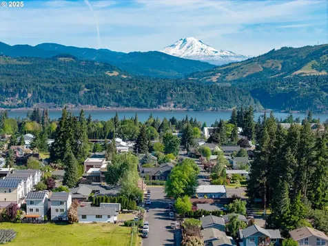 1802 Belmont Avenue Hood River OR 97031