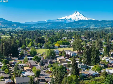 1802 Belmont Avenue Hood River OR 97031