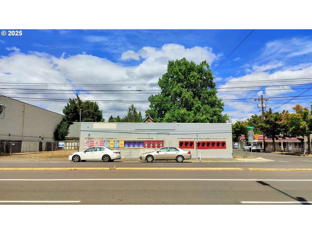 8827 SE Division Street Portland OR 97266