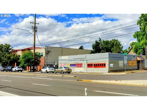 8827 SE Division Street Portland OR 97266