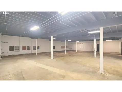 8827 SE Division Street Portland OR 97266