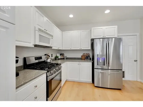 5584 NE Caddis Drive Hillsboro OR 97124
