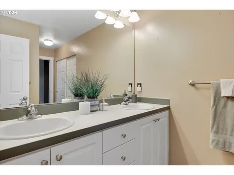 5584 NE Caddis Drive Hillsboro OR 97124