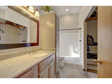 10517 NE 45th Avenue Vancouver WA 98686