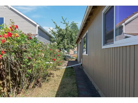 6331 SE 83rd Avenue Portland OR 97266
