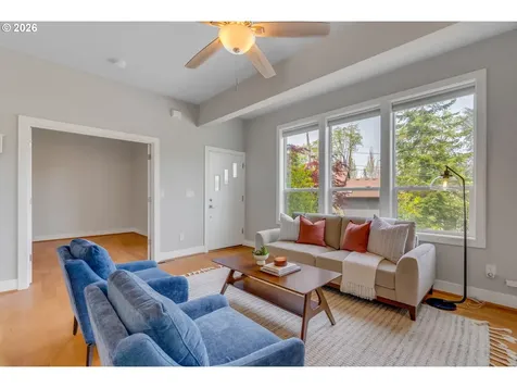 3014 SW Iowa Street Portland OR 97239