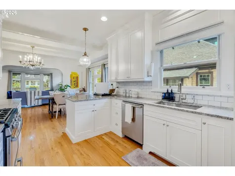 2534 SE 32nd Avenue Portland OR 97202