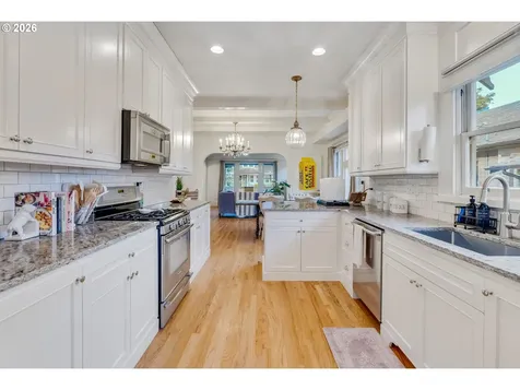 2534 SE 32nd Avenue Portland OR 97202