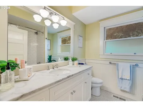 2534 SE 32nd Avenue Portland OR 97202