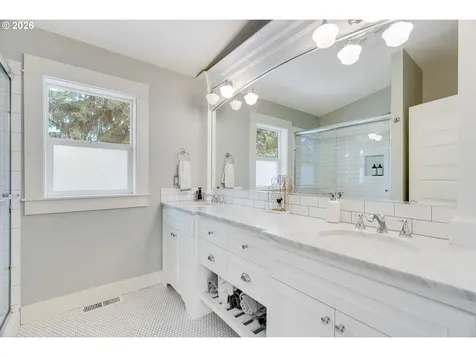 2534 SE 32nd Avenue Portland OR 97202