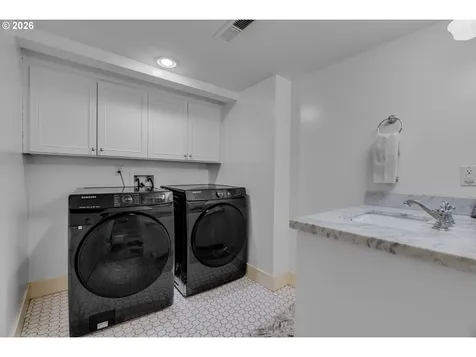 2534 SE 32nd Avenue Portland OR 97202