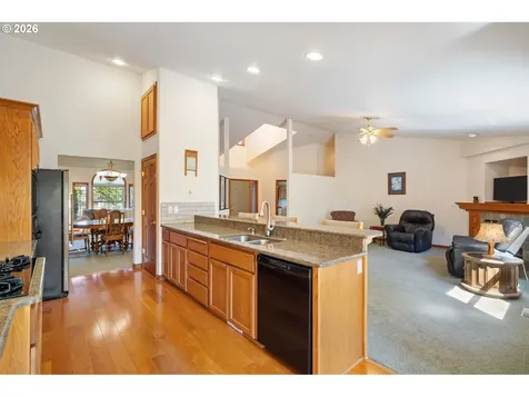 14213 NW 28th Place Vancouver WA 98685