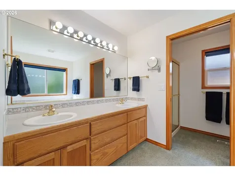 14213 NW 28th Place Vancouver WA 98685