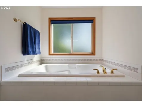 14213 NW 28th Place Vancouver WA 98685