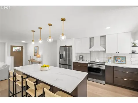 2565 SW 211th Court Beaverton OR 97003