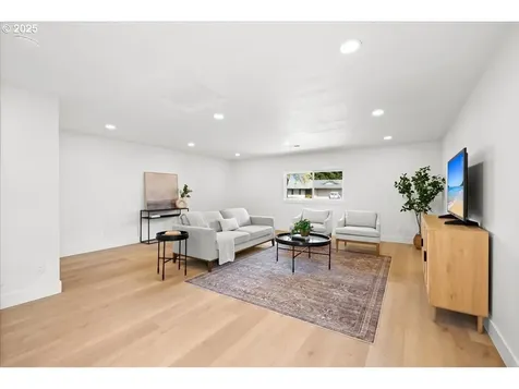 2565 SW 211th Court Beaverton OR 97003