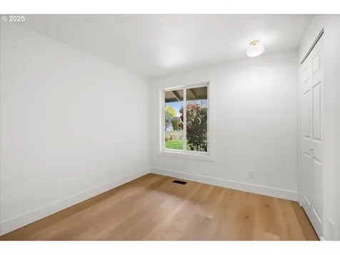 2565 SW 211th Court Beaverton OR 97003