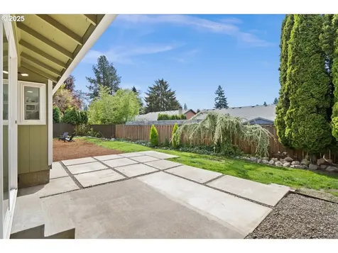 2565 SW 211th Court Beaverton OR 97003