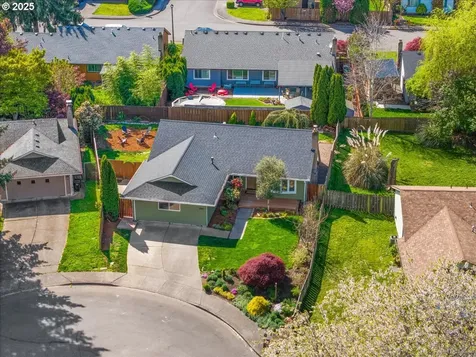 2565 SW 211th Court Beaverton OR 97003