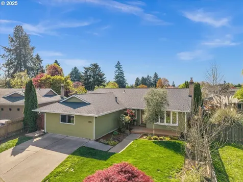 2565 SW 211th Court Beaverton OR 97003