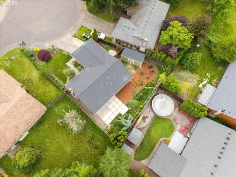 2565 SW 211th Court Beaverton OR 97003