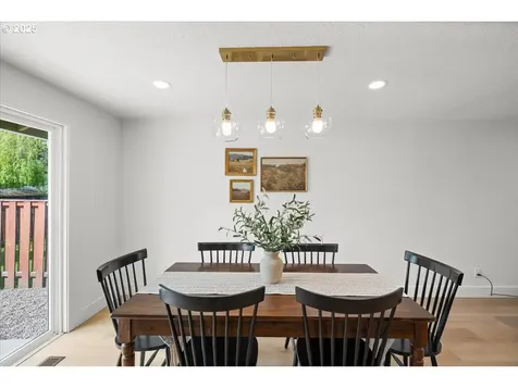 2565 SW 211th Court Beaverton OR 97003