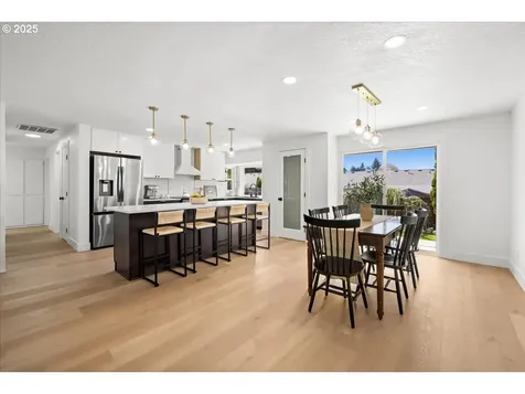 2565 SW 211th Court Beaverton OR 97003