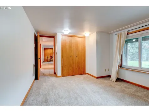 6325 SW 50th Avenue Portland OR 97221