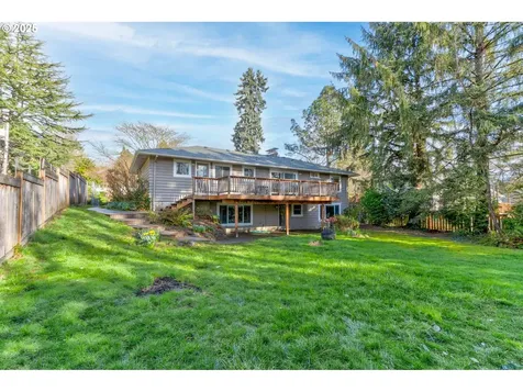 6325 SW 50th Avenue Portland OR 97221