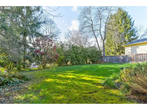 6325 SW 50th Avenue Portland OR 97221